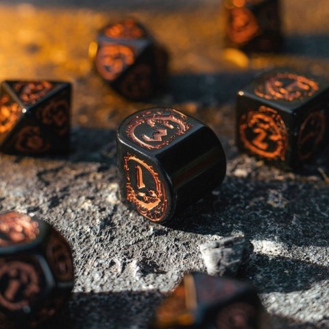 Q Komplet kości Dragons: Czarno-miedziane Obsidian